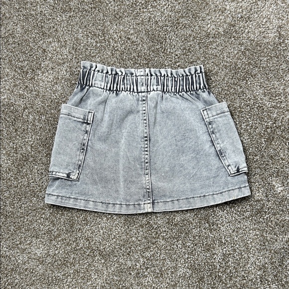 H&M Gray Denim Skirt for Kids 3T - Picture 2 of 4